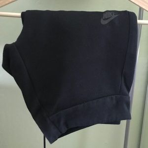 Black Nike Tech shorts